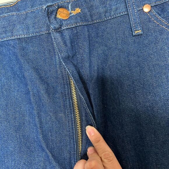 Wrangler Blue Relaxed Fit Jeans with Classic Indigo Style 40x30 vintage 90s - Picture 3 of 5